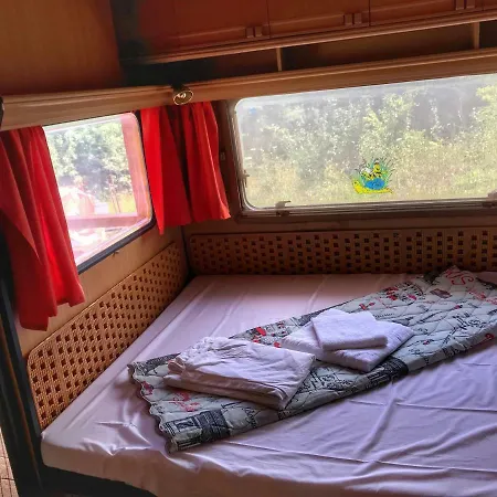 And Caravans Kolevi Кемпинг *